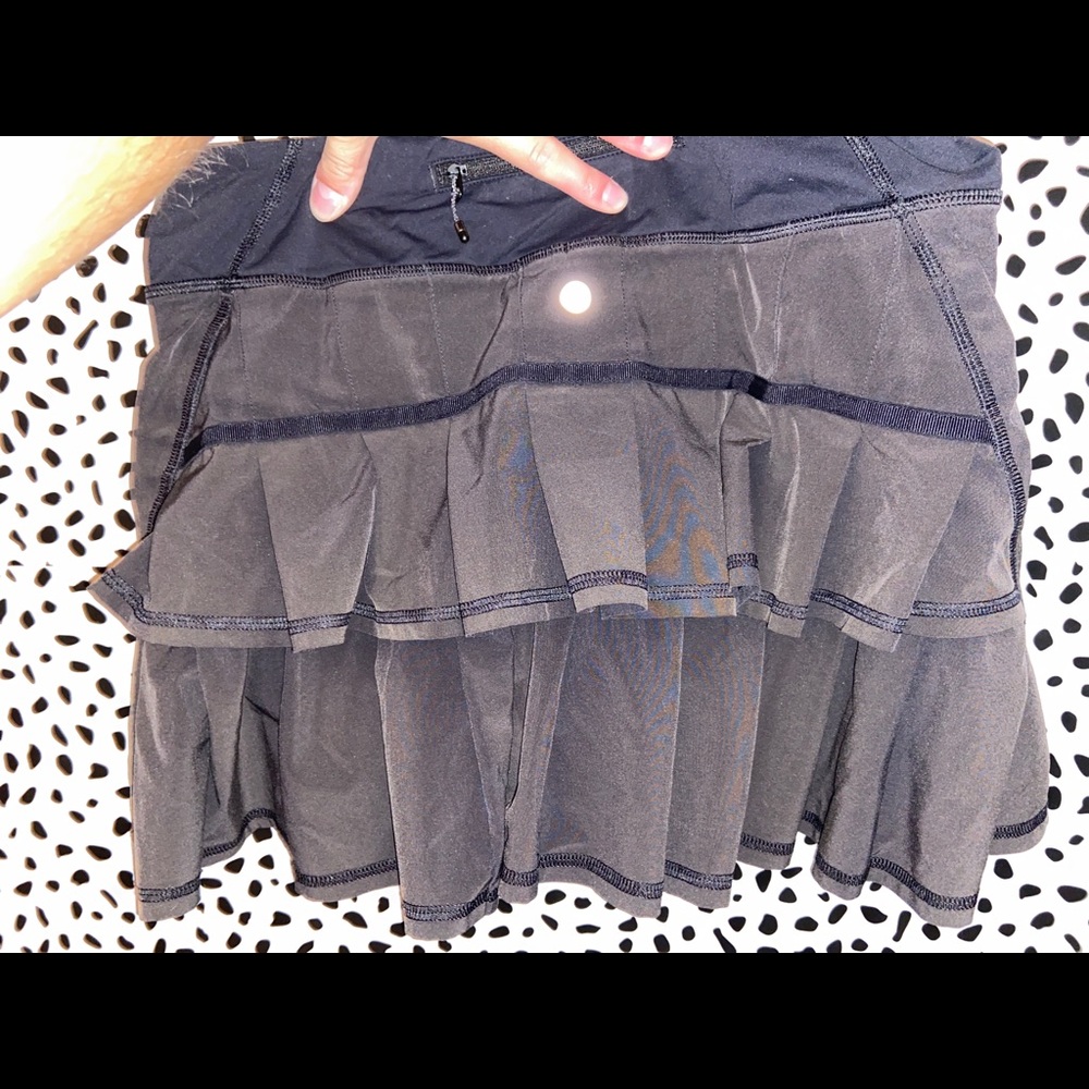 Good condition lululemon skirt!